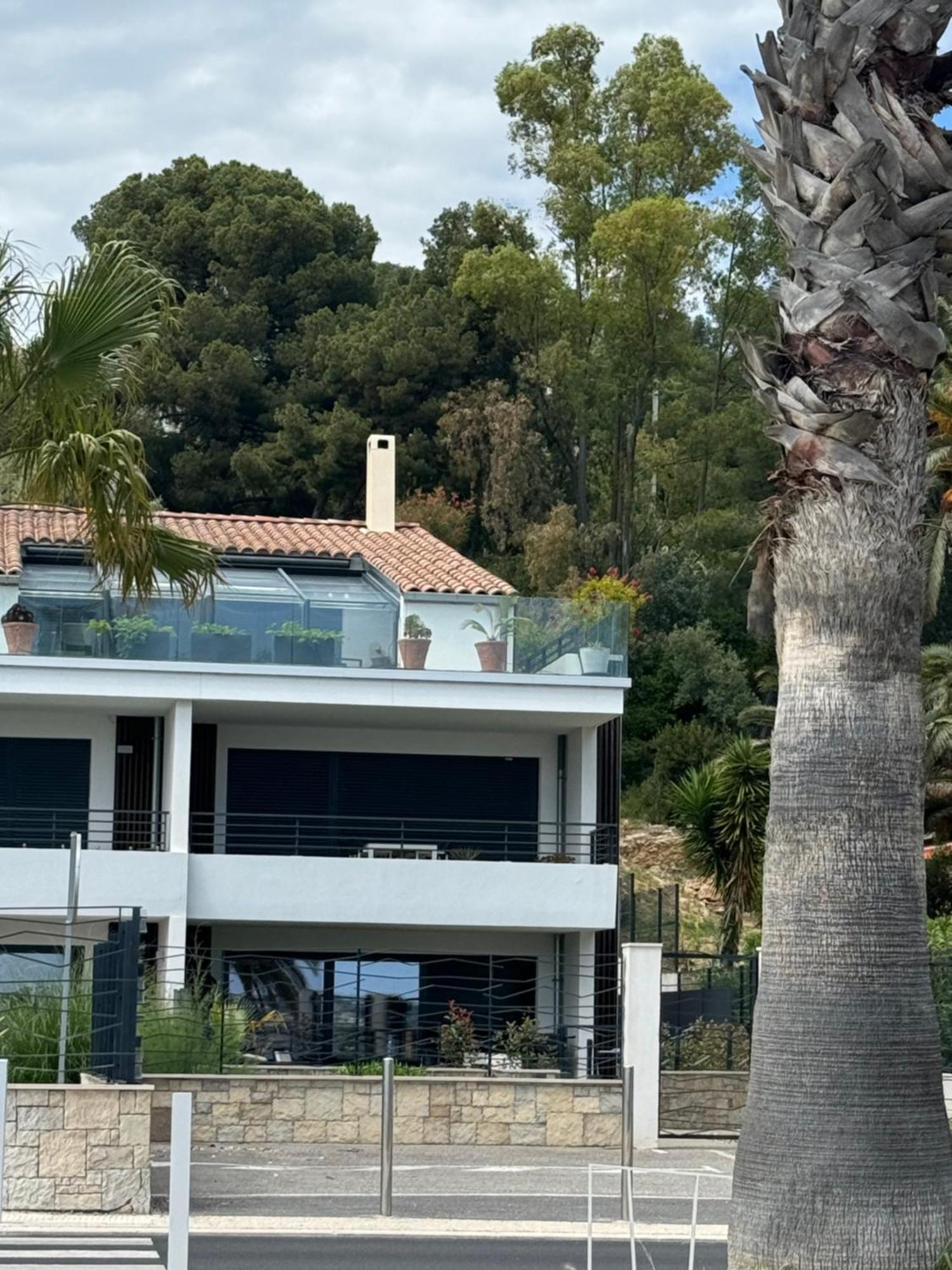T3 Neuf Avec Terrasse Et Jardin Face A La Mer Bandol Exteriér fotografie
