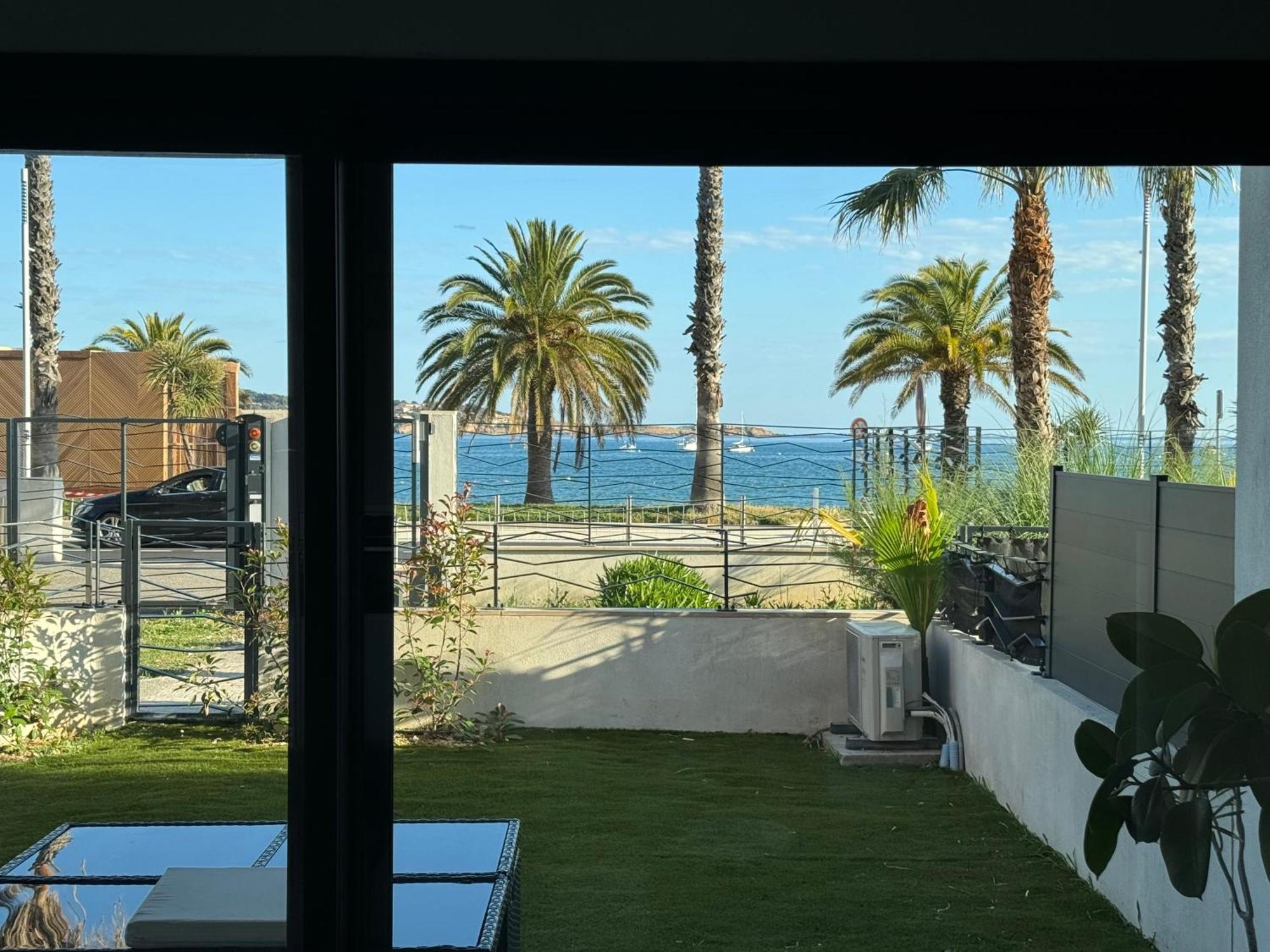 T3 Neuf Avec Terrasse Et Jardin Face A La Mer Bandol Exteriér fotografie